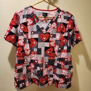Peaches Sport Heart Patterned Scrub Top Size XL